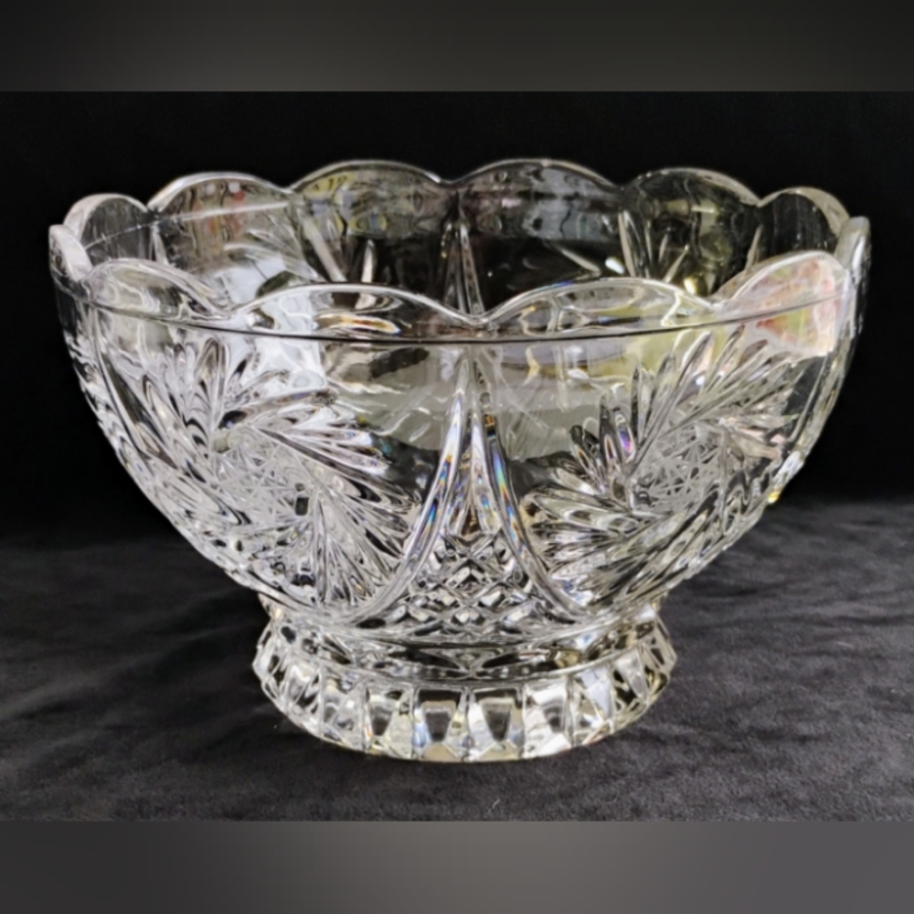 Vintage Lausitzer Crystal Glass Bowl Stars & Pinwheels Pattern 8" Heavy